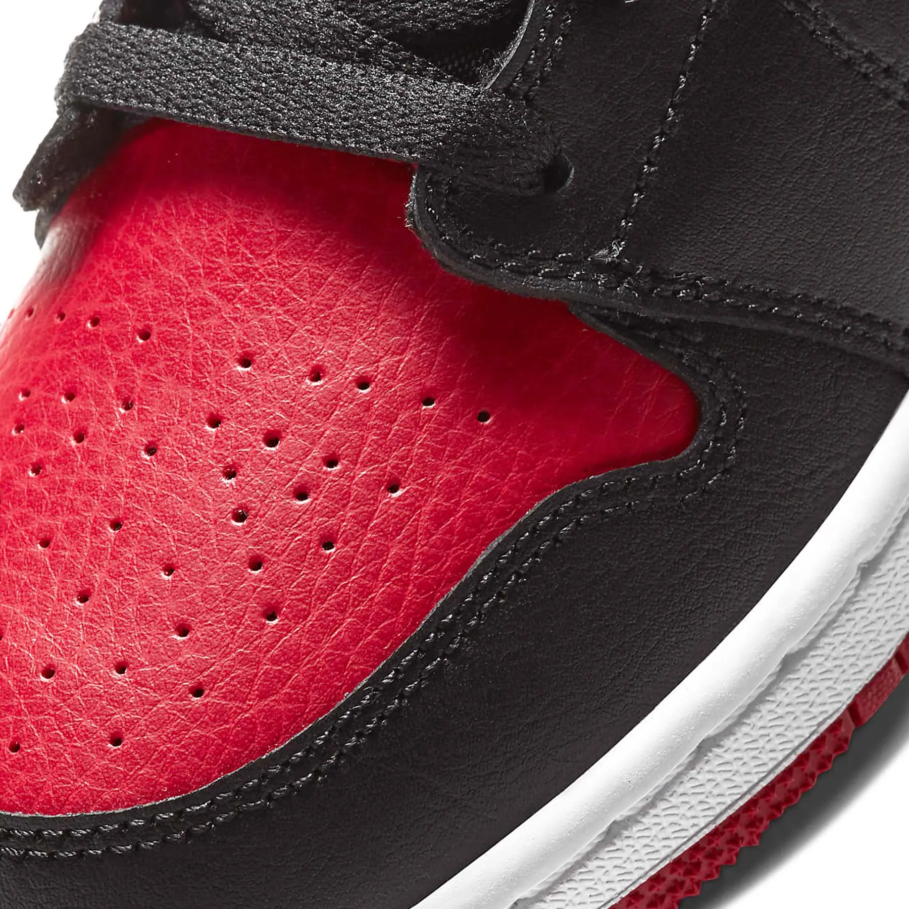 Air Jordan 1 Mid GS 'Banned'