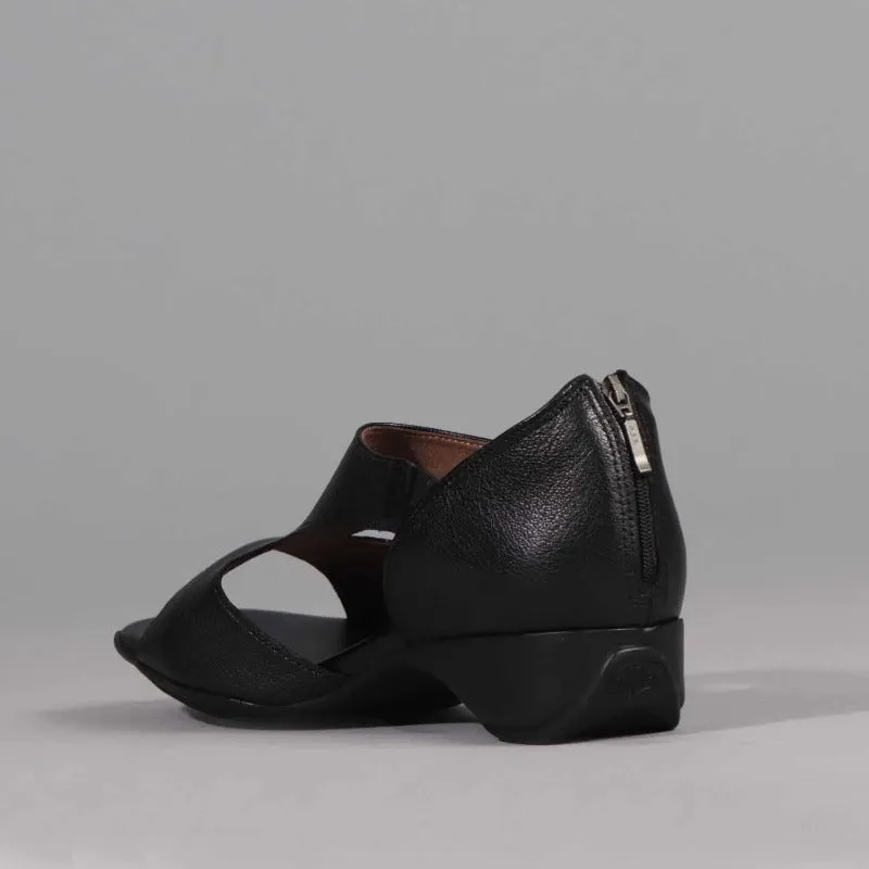 Closed Back T-Bar Sandal in Black - 12631