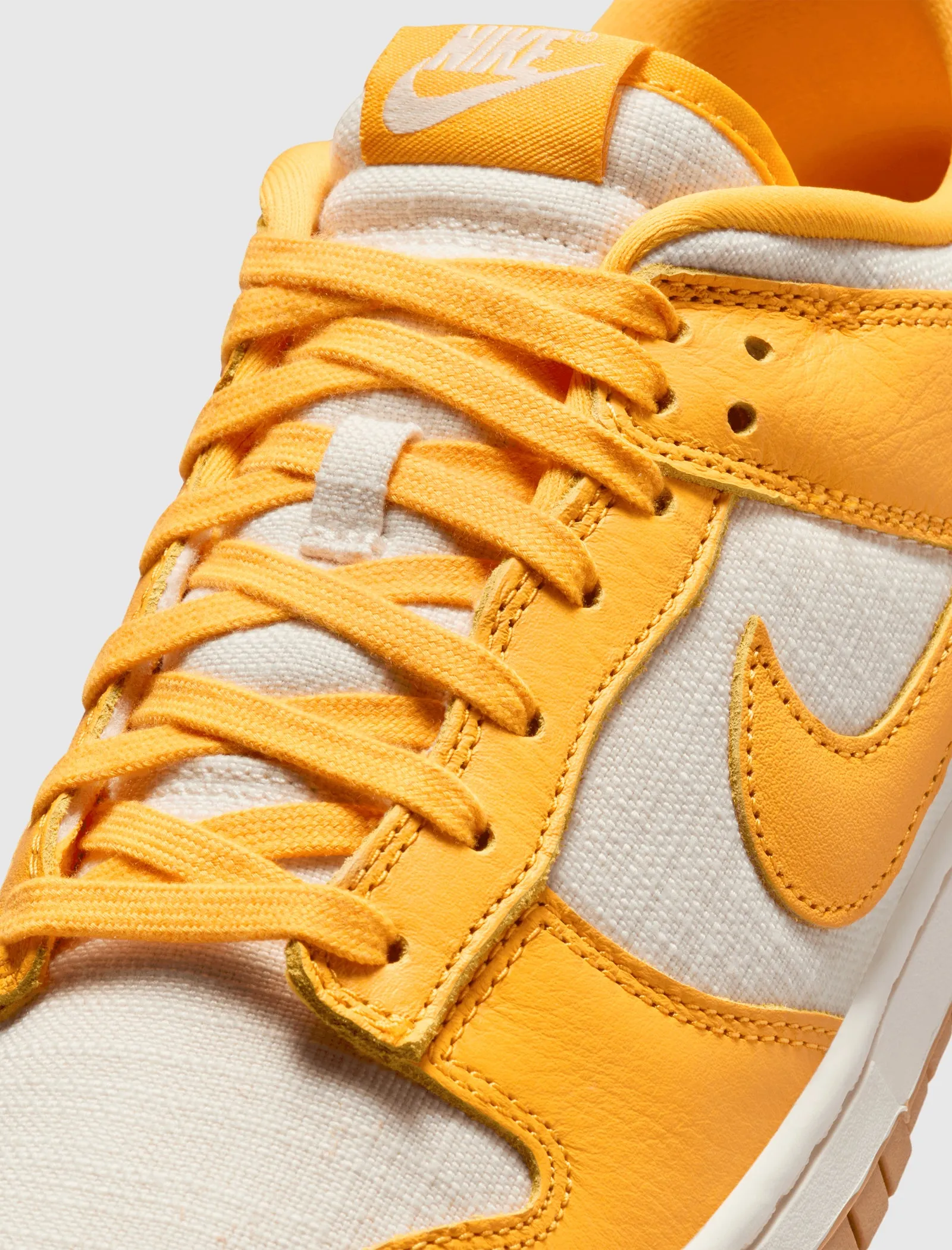 DUNK LOW UNIVERSITY GOLD