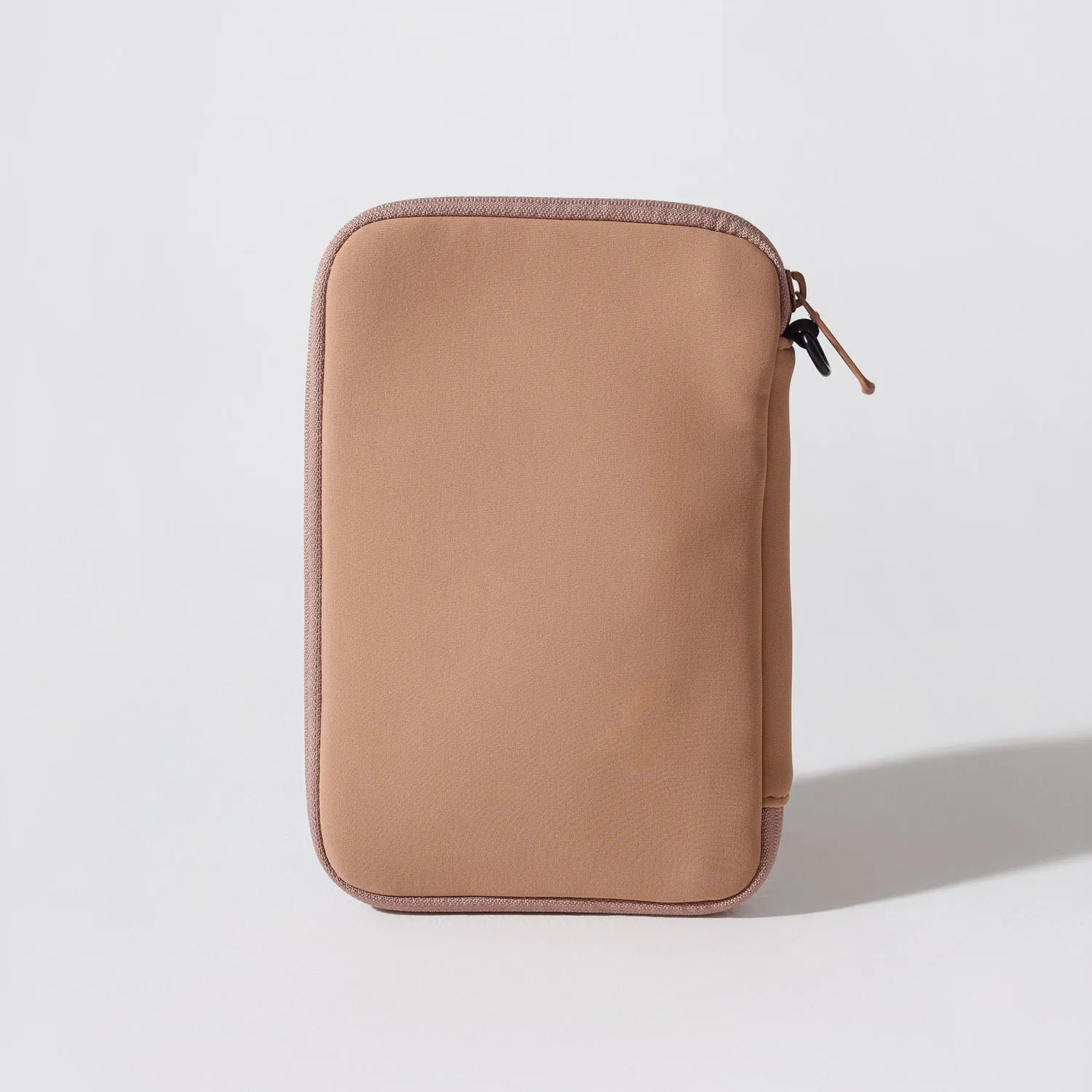 PASSPORT WALLET TAN