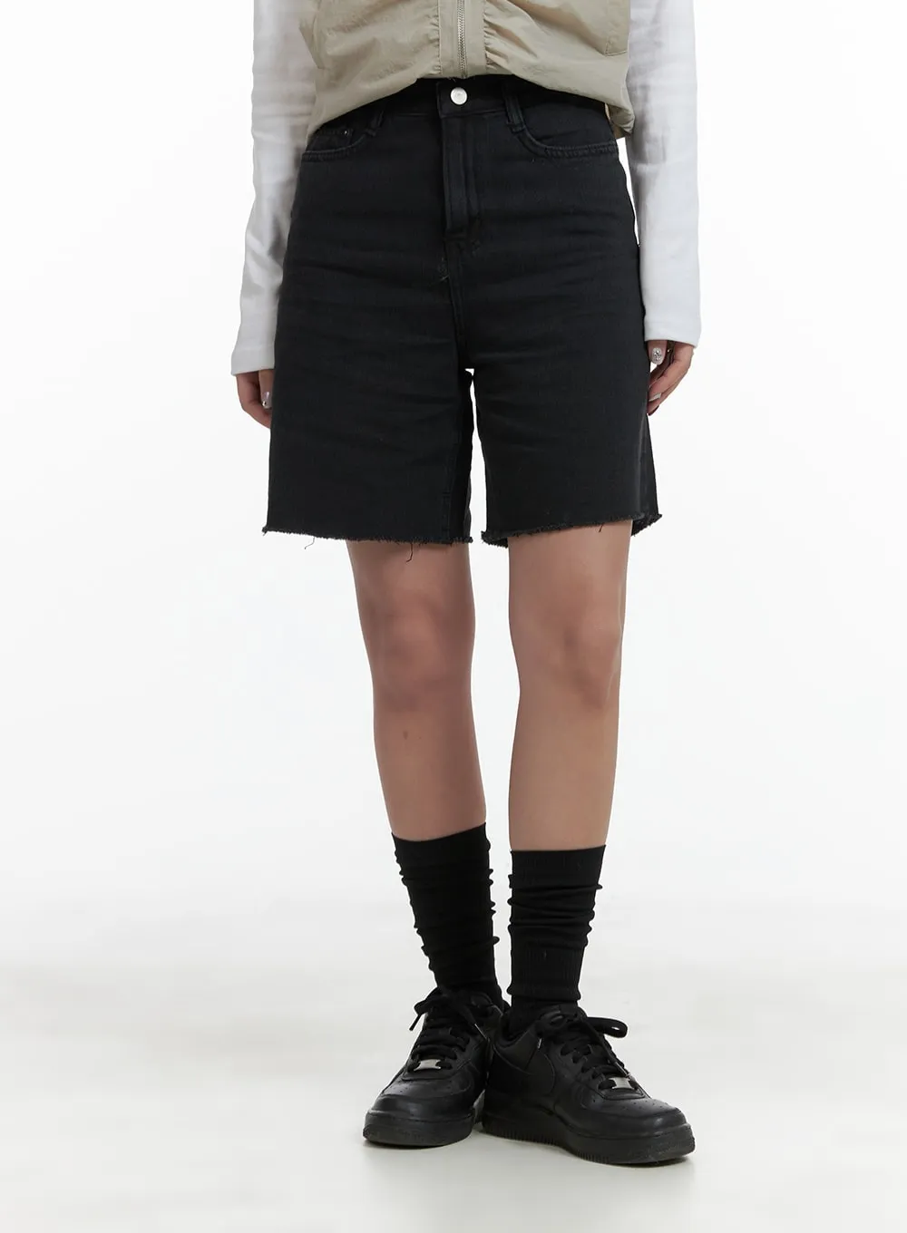 Raw-Cut Wide Fit Shorts CA415