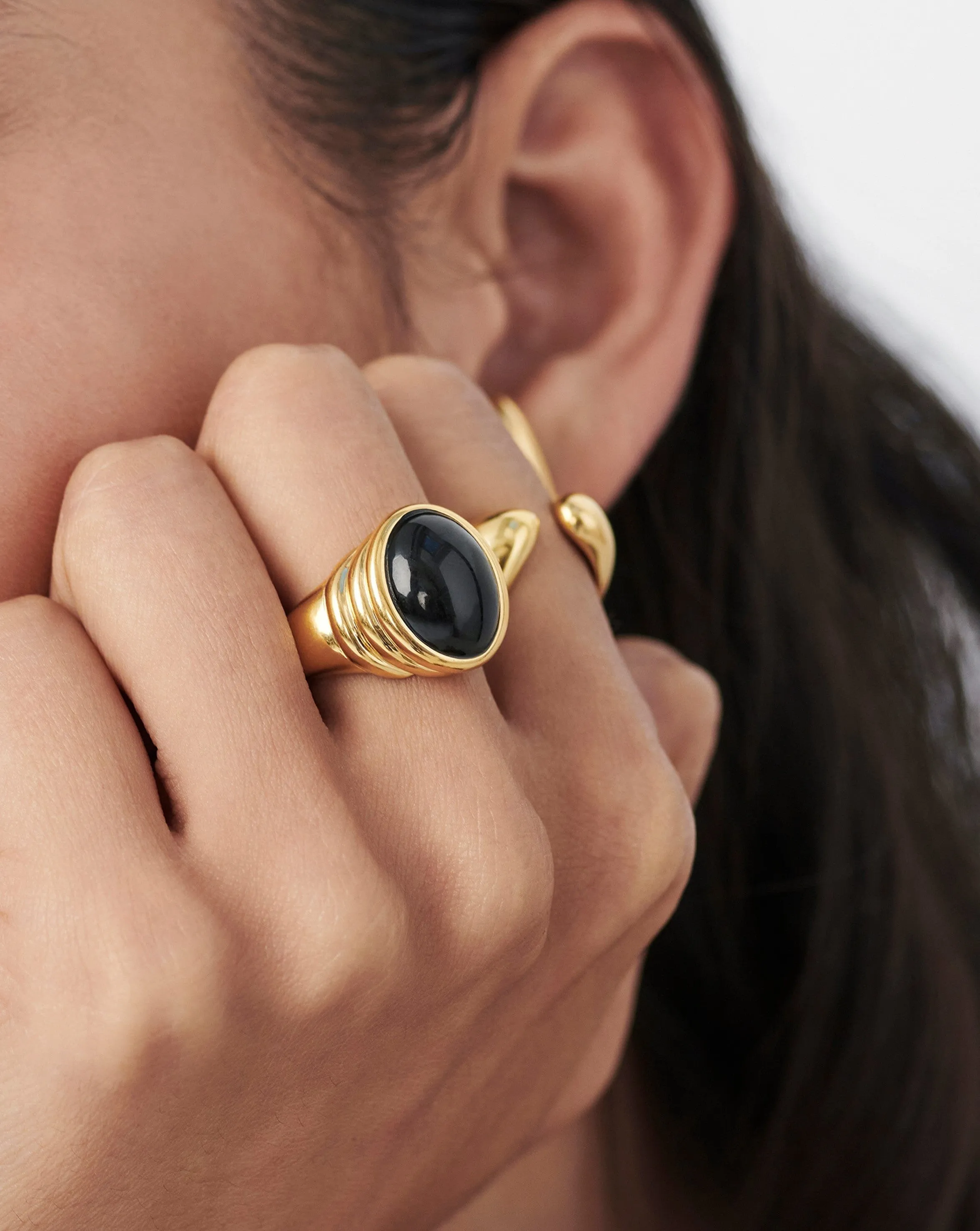 Savi Ridge Oval Gemstone Chunky Ring | 18ct Gold Plated Vermeil/Black Onyx