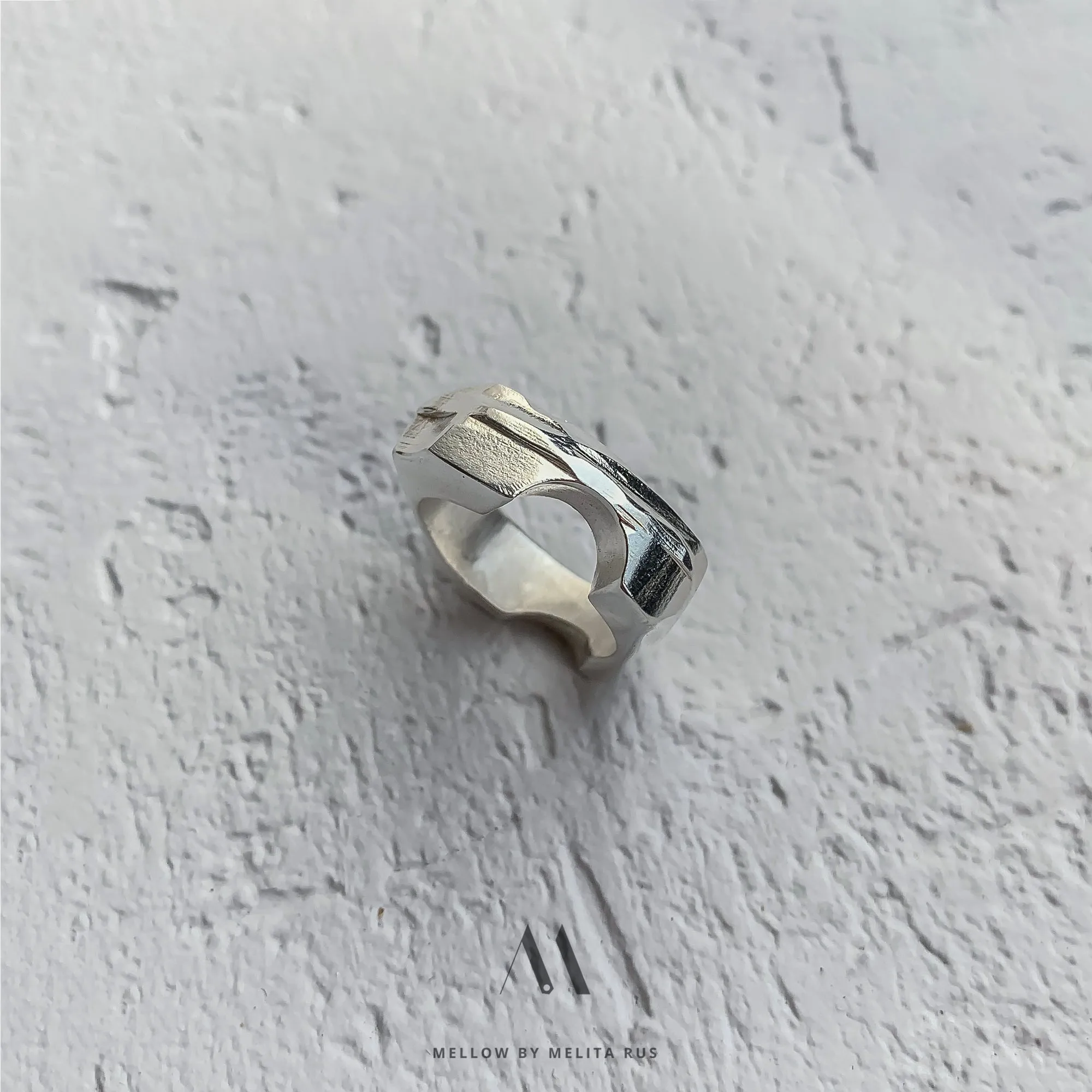 Sterling silver moon Ring R5/SiE10